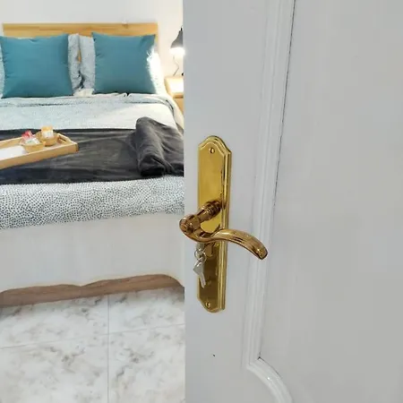 Amplio Piso De Confort. דירה