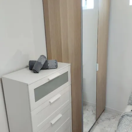 Amplio Piso De Confort. * ויגו